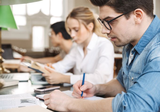 Otvoren konkurs za stipendije nadarenim studentima: 160 stipendija po 1500 KM