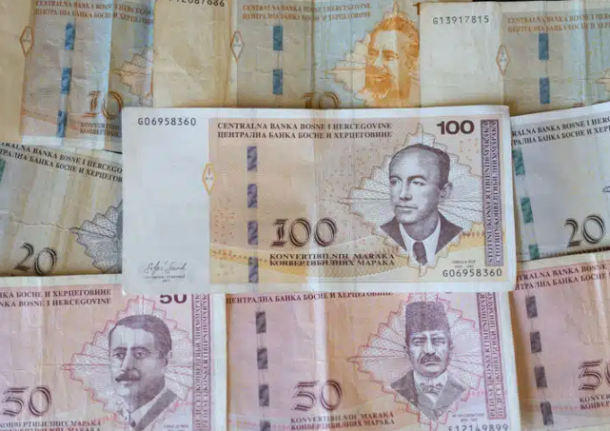 Stipendije za studente: Grad u BiH podržava brucoše sa 500 KM