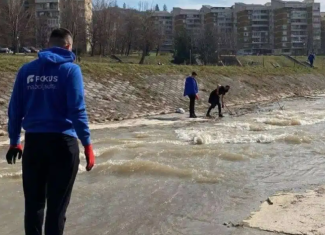 Studenti iz Zenice dobrovoljno očistili grad