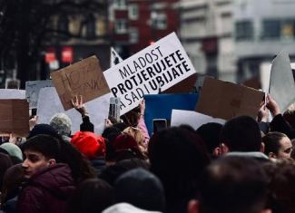 Klikovi ispred etike: AI fotografije kao nova dimenzija obmane anonimnih portala