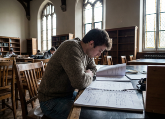 Kako učiti kad ti misli stalno lutaju: savjet koji studentima stvarno pomaže