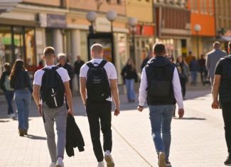Raspisan konkurs za srednjoškolce: Nova školska godina donosi uvećane iznose gradskih stipendija
